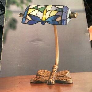 NIB Stained Glass Dragonfly Table Lamp Tiffany Elements Bankers Desk Accent